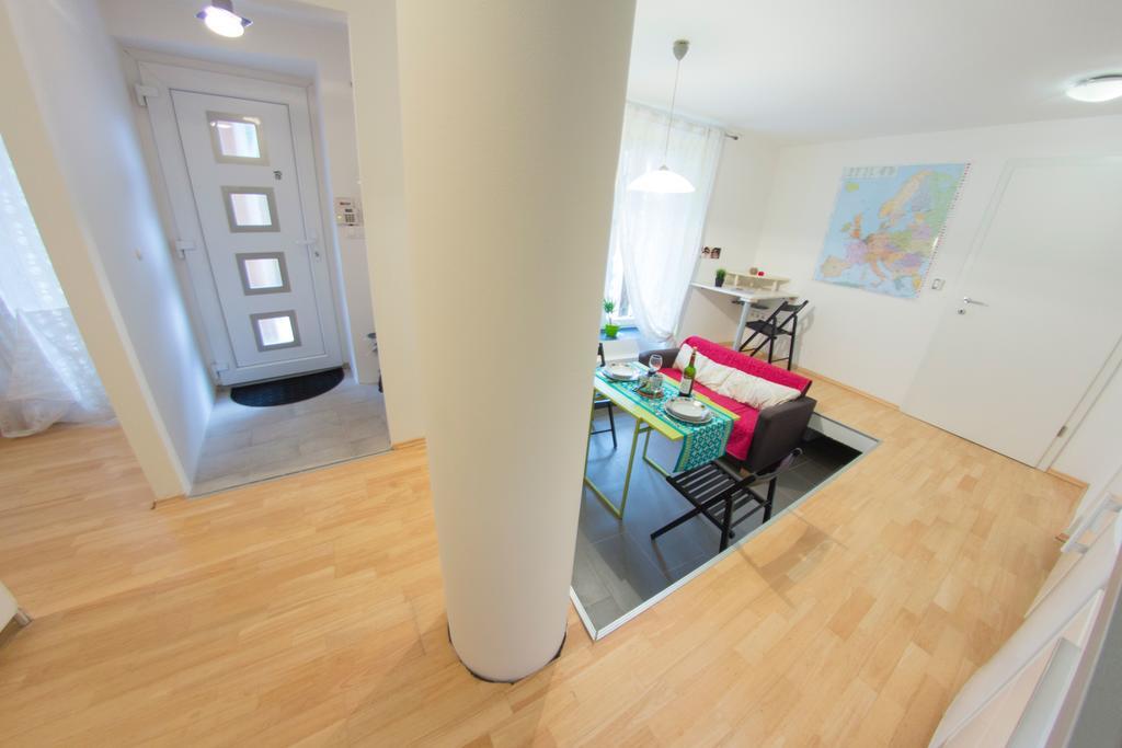 Studio L Ljubljana Luaran gambar